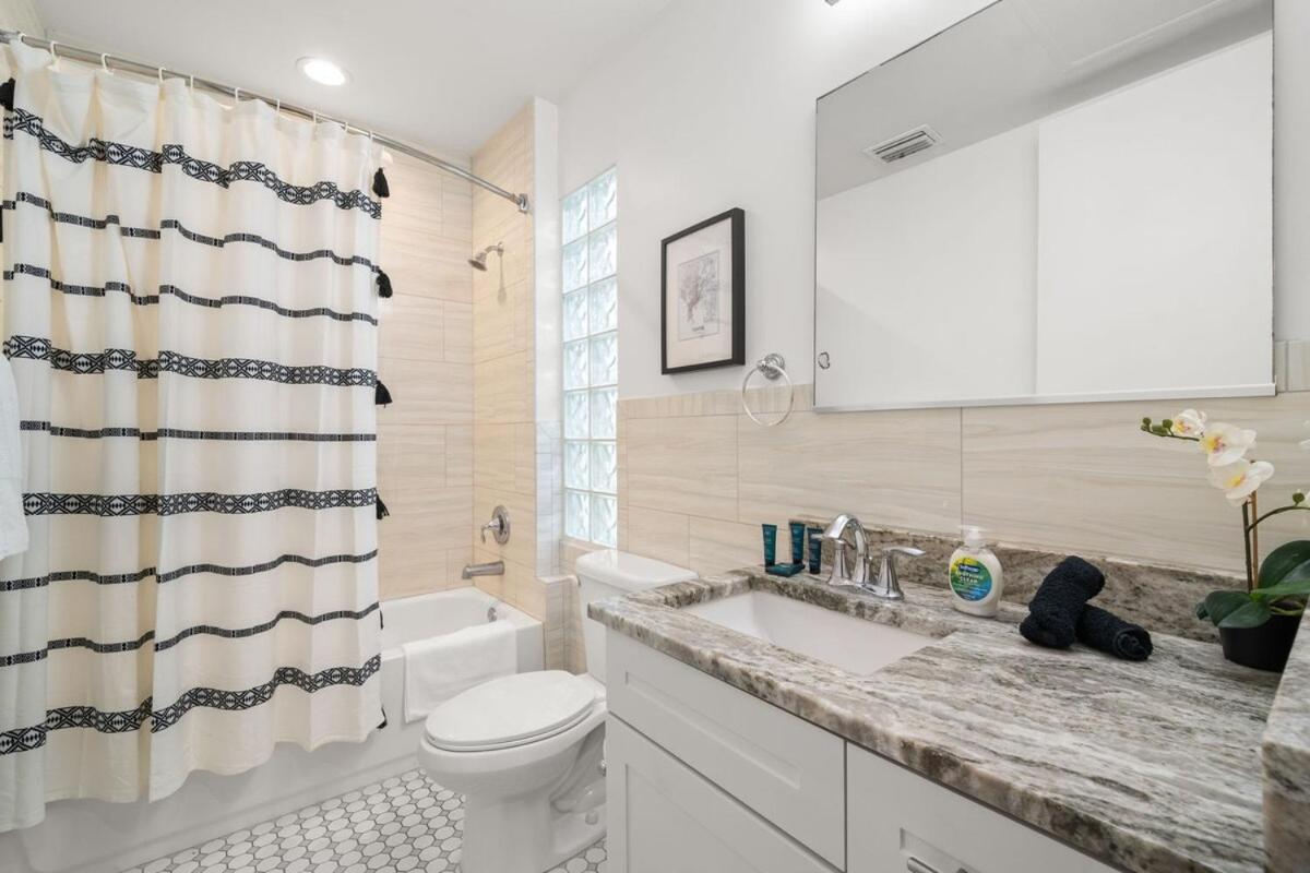 New! Sangria Suite - Upscale Ybor City Studio, Right On 7Th Ave Тампа Экстерьер фото